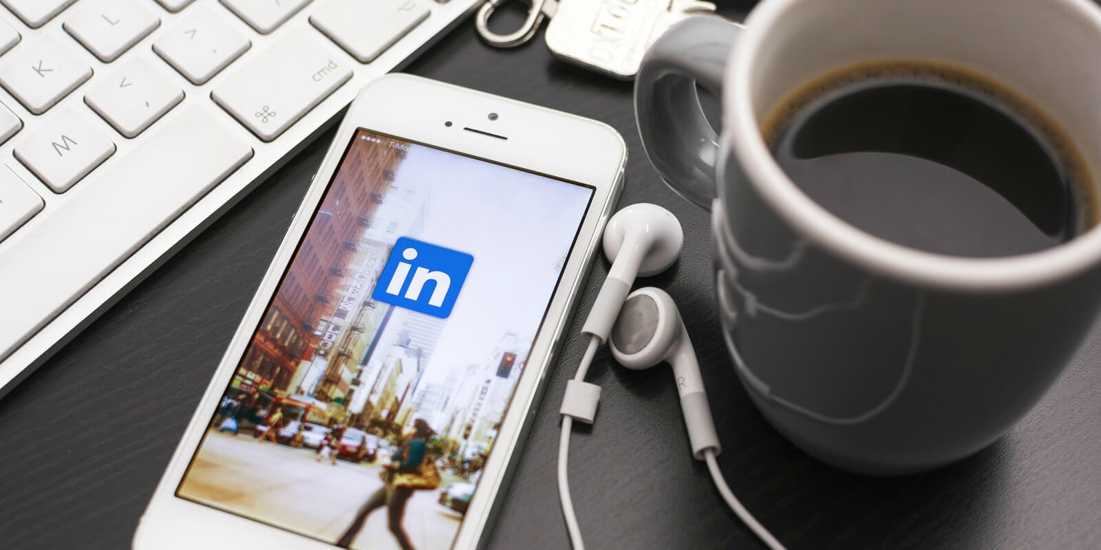 Generate A Professional Network With The LinkedIn App