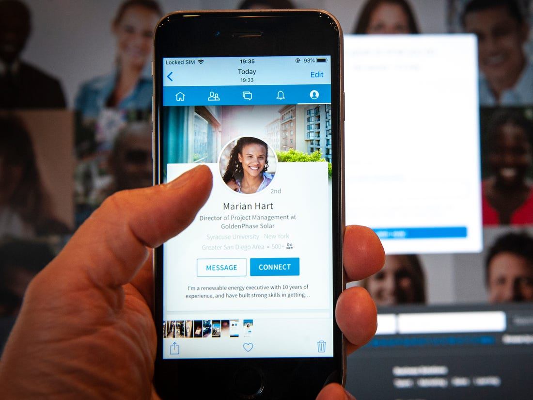 Generate A Professional Network With The LinkedIn App